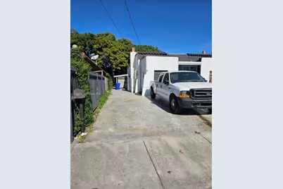 1829 NW 5th St, Miami, FL 33125 - Photo 4