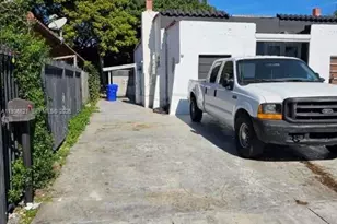 1829 NW 5th St, Miami, FL 33125 - Photo 4