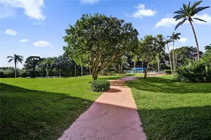 1200 St Charles Pl, Pembroke Pines, FL 33026 - Photo 30