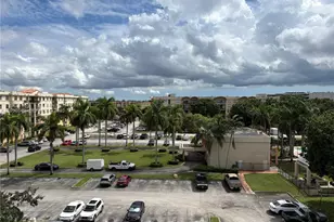 9350 Fontainebleau Blvd, Miami, FL 33172 - Photo 18