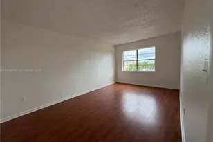 9350 Fontainebleau Blvd, Miami, FL 33172 - Photo 14