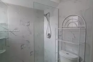 6533 NW 170th Ln, Hialeah, FL 33015 - Photo 10