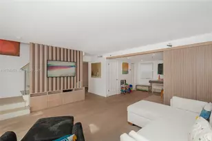 1005 8th St, Miami Beach, FL 33139 - Photo 1