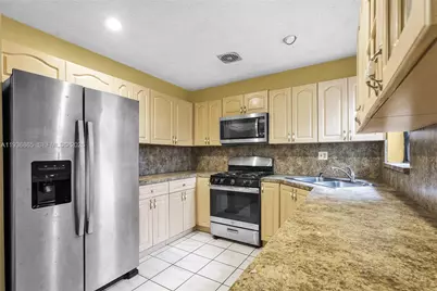 17950 NW 6th Ct, Miami Gardens, FL 33169 - Photo 8