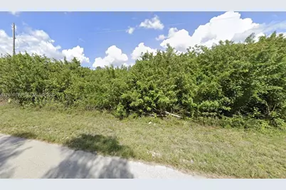 425 Parnell Ave, Lehigh Acres, FL 33974 - Photo 2