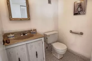 6900 Bay Dr, Miami Beach, FL 33141 - Photo 8