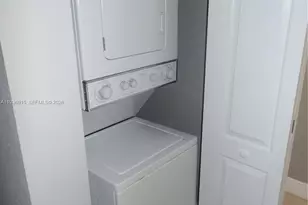 2460 NW 33rd St, Oakland Park, FL 33309 - Photo 14