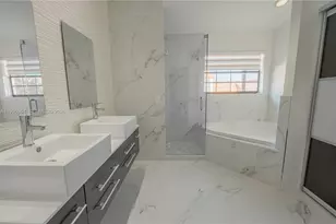 3525 Magellan Cir, Aventura, FL 33180 - Photo 28