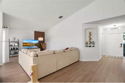 8165 Pelican Harbour Dr, Lake Worth, FL 33467 - Photo 20