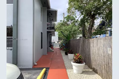420 NW 11th Ave #1, Miami, FL 33128 - Photo 2