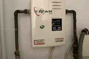 420 NW 11th Ave, Miami, FL 33128 - Photo 14