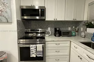 820 NW 87th Ave, Miami, FL 33172 - Photo 32