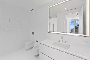 300 Biscayne Blvd Way, Miami, FL 33130 - Photo 16