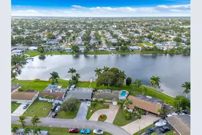 1160 NW 86th Ter, Pembroke Pines, FL 33024 - Photo 28