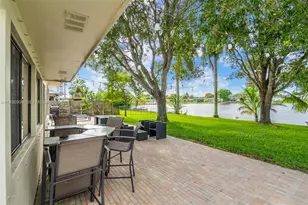 1160 NW 86th Terrace, Pembroke Pines, FL 33024 - Photo 24