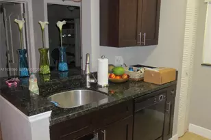 2811 N Oakland Forest Dr, Oakland Park, FL 33309 - Photo 2