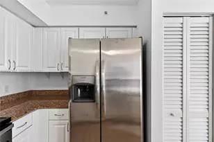 1155 Brickell Bay Dr, Miami, FL 33131 - Photo 22