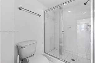 1155 Brickell Bay Dr, Miami, FL 33131 - Photo 30