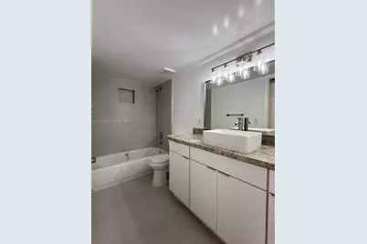 8343 Lake Dr #405, Doral, FL 33166 - Photo 4