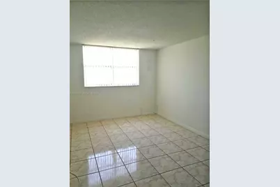 480 Executive Center Dr #3C, West Palm Beach, FL 33401 - Photo 6
