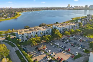 480 Executive Center Dr, West Palm Beach, FL 33401 - Photo 2