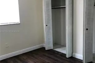 10090 NW 80th Ct, Hialeah Gardens, FL 33016 - Photo 8