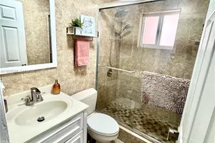 11512 SW 6th St, Sweetwater, FL 33174 - Photo 10