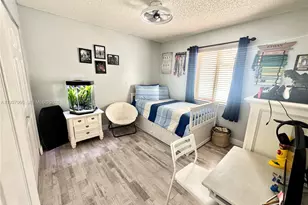 11512 SW 6th St, Sweetwater, FL 33174 - Photo 12