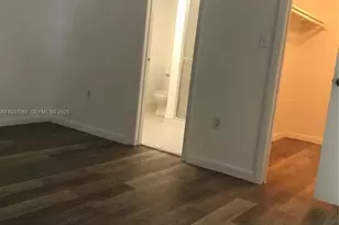 10000 NW 80th Ct, Hialeah Gardens, FL 33016 - Photo 8