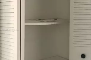 10000 NW 80th Ct, Hialeah Gardens, FL 33016 - Photo 12