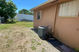 8201 NW 6th Ave, Miami, FL 33150 - Photo 16