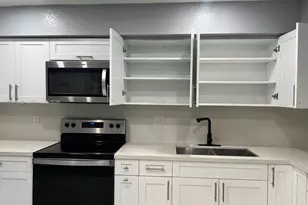 4490 W 19th Ct, Hialeah, FL 33012 - Photo 22