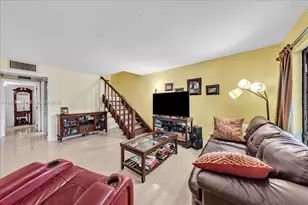 5287 NW 193rd Ln, Miami Gardens, FL 33055 - Photo 4