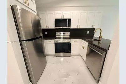 1300 Wiley St #2, Hollywood, FL 33019 - Photo 2