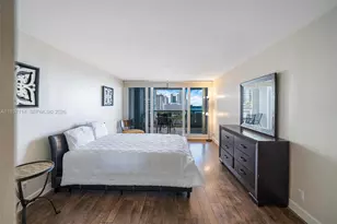 1717 N Bayshore Dr, Miami, FL 33132 - Photo 20