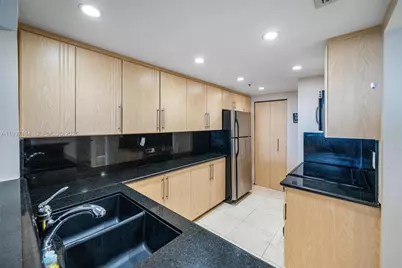 1717 N Bayshore Dr #A-1439, Miami, FL 33132 - Photo 12