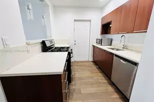 1001 Bay Dr, Miami Beach, FL 33141 - Photo 6
