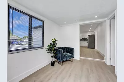 3661 NE 8th Ave, Oakland Park, FL 33334 - Photo 4