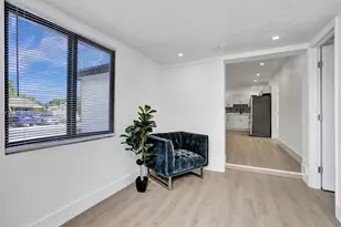 3661 NE 8th Ave, Oakland Park, FL 33334 - Photo 4