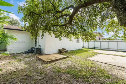 2443 NW 55th St, Miami, FL 33142 - Photo 18