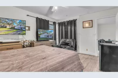 3926 S Arelia Dr S, Delray Beach, FL 33445 - Photo 14