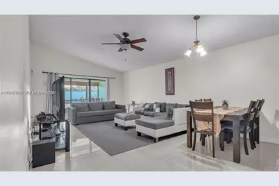 3926 S Arelia Dr S, Delray Beach, FL 33445 - Photo 4