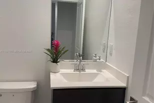 818 SE 19th St, Homestead, FL 33034 - Photo 4