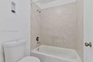 9704 Hammocks Blvd, Miami, FL 33196 - Photo 18