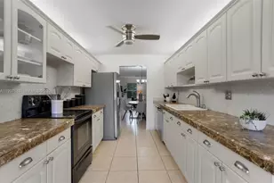 11905 Donlin Dr, Wellington, FL 33414 - Photo 12