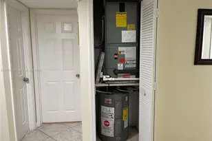 16240 Laurel Dr, Weston, FL 33326 - Photo 6