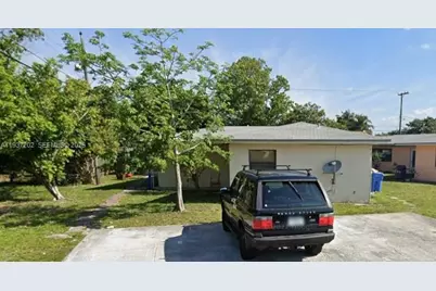 2347 NW 28th St #1-2, Oakland Park, FL 33311 - Photo 1
