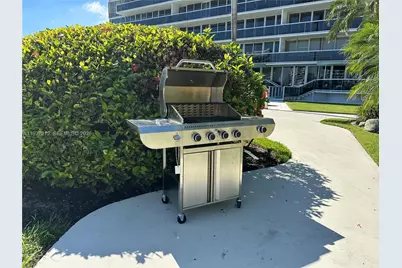 900 Bay Dr #413, Miami Beach, FL 33141 - Photo 16