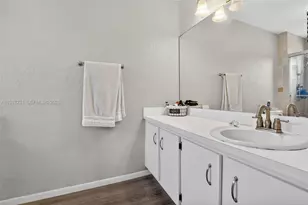 12168 NW 36th Pl, Sunrise, FL 33323 - Photo 16