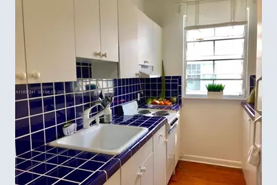 610 8th St #204, Miami Beach, FL 33139 - Photo 2